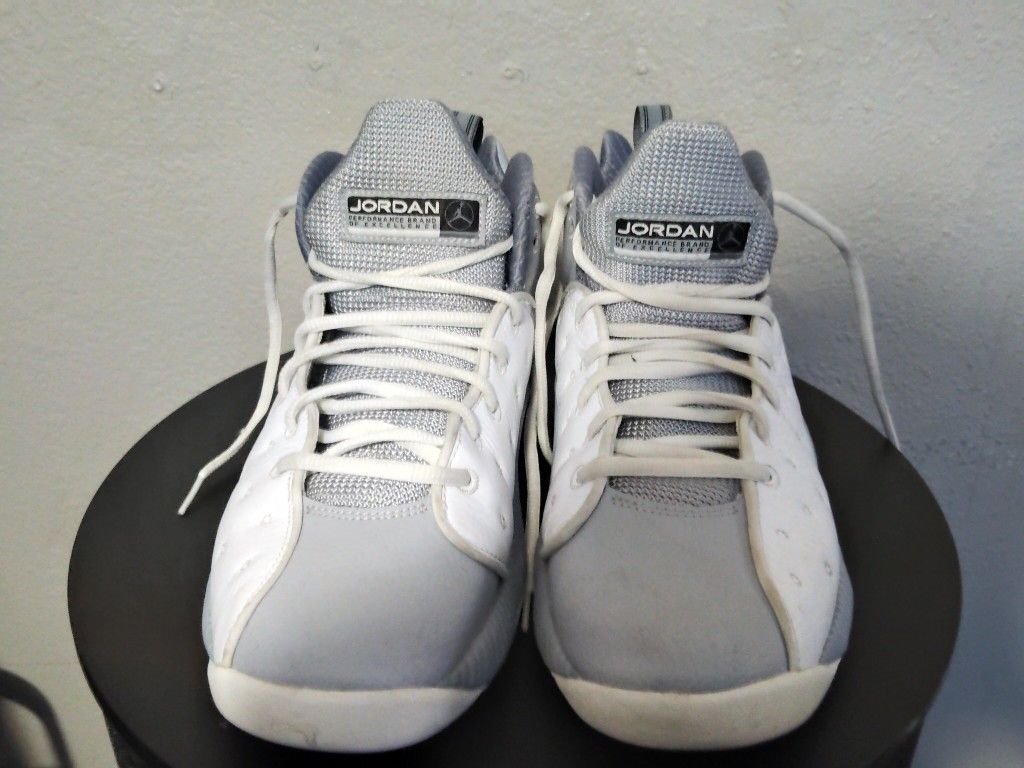 Air Jordan Jumpman Team 2 ' Gray White