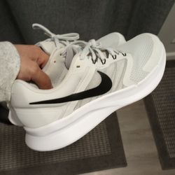 Nike Shoes $40