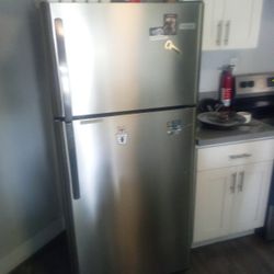Frigidaire Refrigerator 