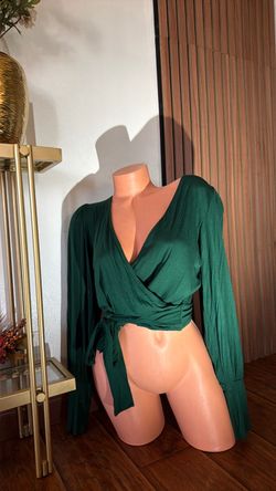 Green Wrap Crop Top Long Sleeve