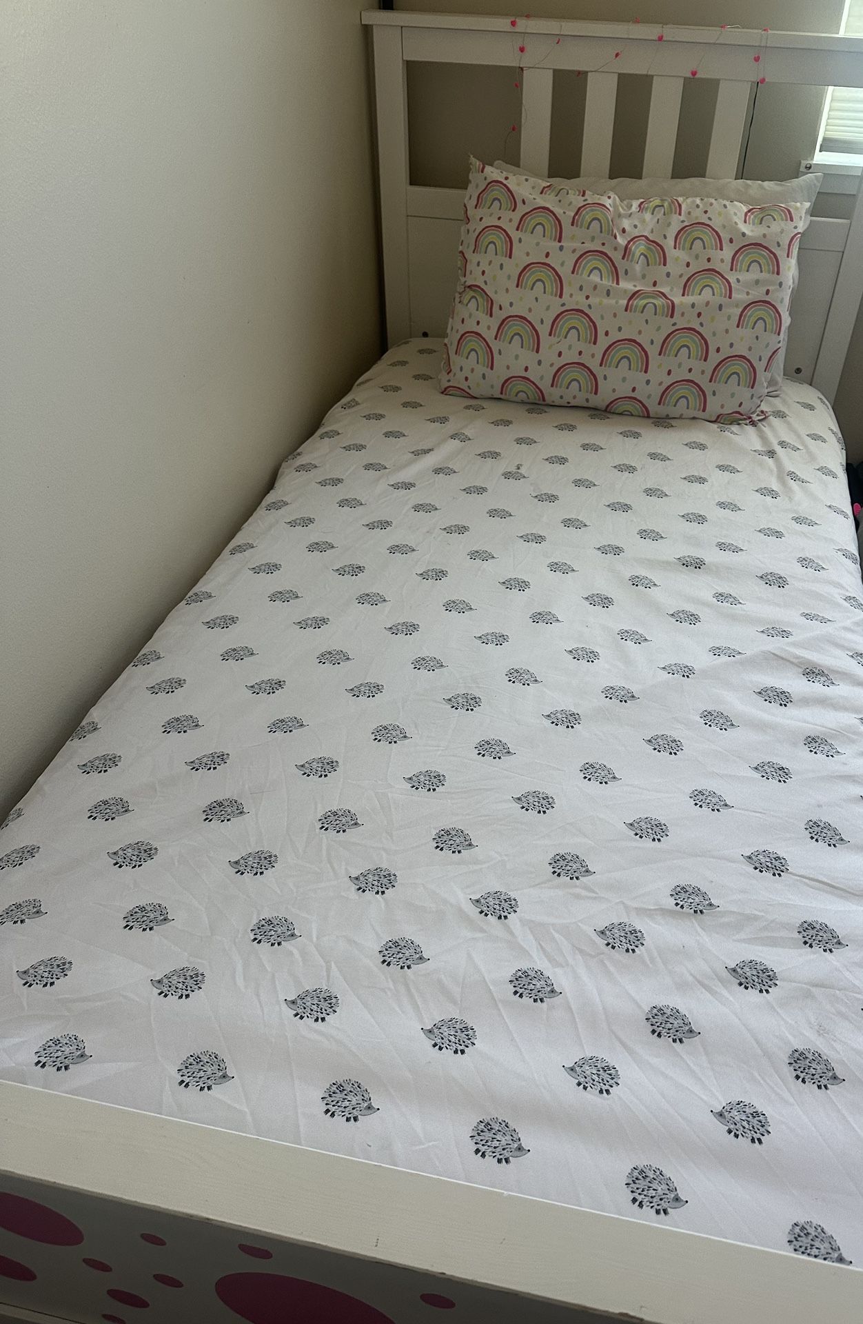Twin Bed Frame & Mattress