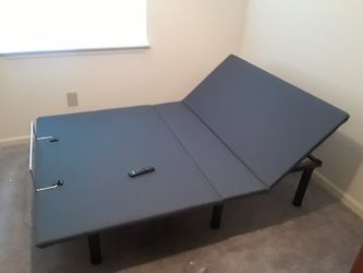 NEW FULL SIZE ADJUSTABLE BED FRAME W/FREE COOL GEL PILLOW