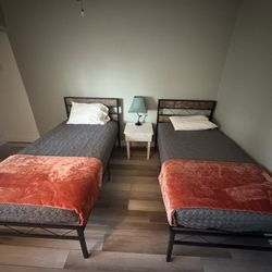 2 Twin Beds, Mattresses And Bedding