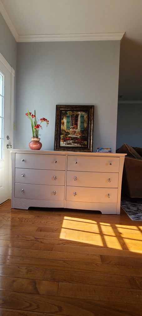 Refinished stunning beautiful dresser in antique white 