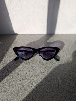 Cat Eye Sunglasses 💜🖤