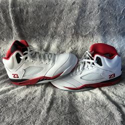 Nike Air Jordan 5 Retro 2025 White Fire Red Black Tongue Size 14 Pads 