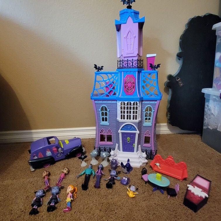 Disney Junior Vampirina Scare B&B & Accessories