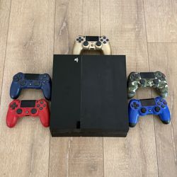PS4 500 GB With 5 Controllers & Power Cords