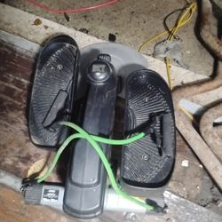 Under The Desk Elliptical Trainer Standing Or Seated Stanima In Motion E3000 Compact Strider