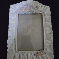 Vtg Resin Photo Frame Lace-like Design Pastel Color Roses 10"x7"(7"x5")