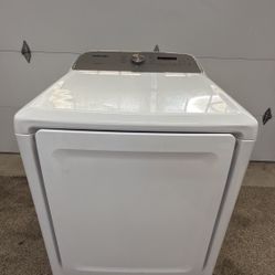 Samsung 7.4 cu. ft. Gas Dryer in white (Model: DVG50R5200W/A3). Clean, fully functional, and ready to go!