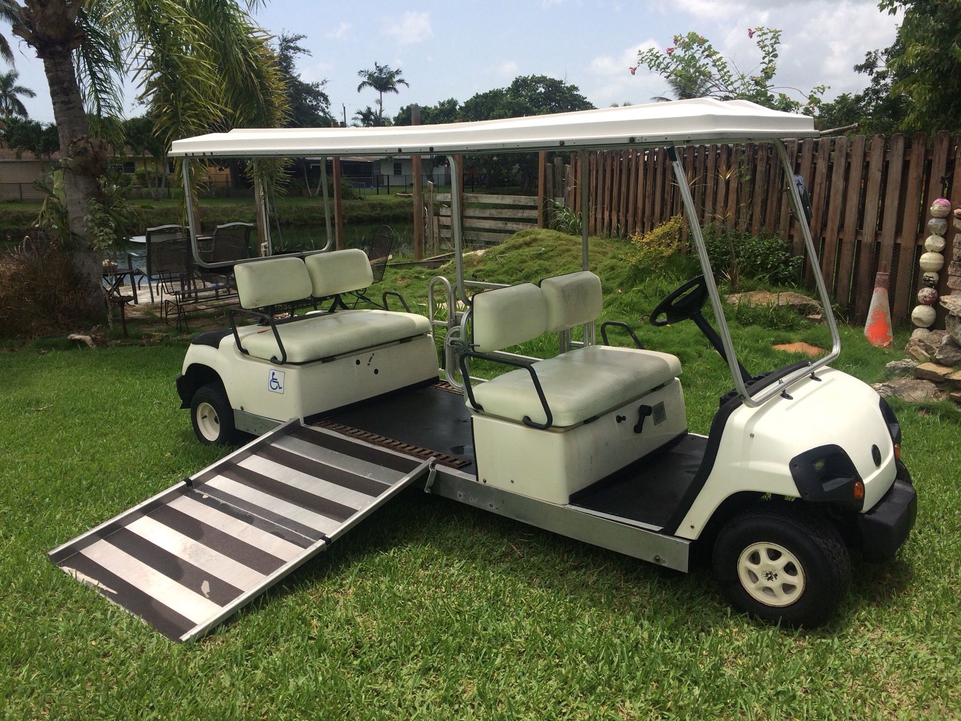 2005 yamaha gas golf cart handicap accessible for Sale in Homestead