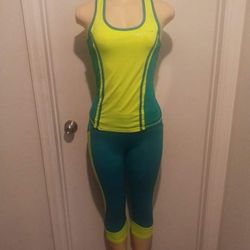 New Women's 2 Piece Set Size Large 