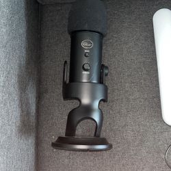 Blue Yeti Mic (No Cables) (Works Tested) 