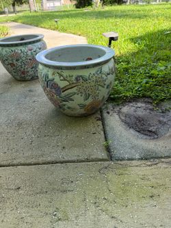 Porcelain fish bowls