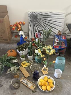 Mixed Decorative Items