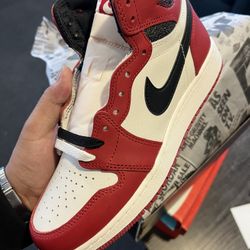 Air Jordan 1 Retro High OG Lost and Found Chicago 7.0