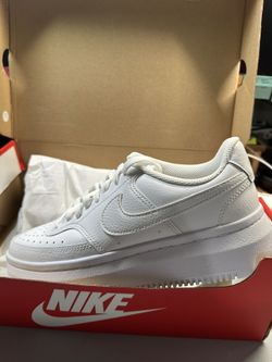 Nike Court Vision alta BRAND NEW Womens
