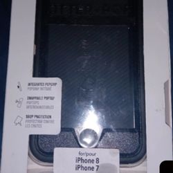 iPhone 8 OtterBox Case CIB