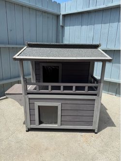 Outdoor cat house