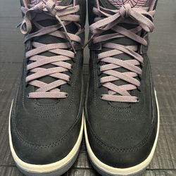 USED (worn once) - Jordan 2 retro - 11W/9.5M