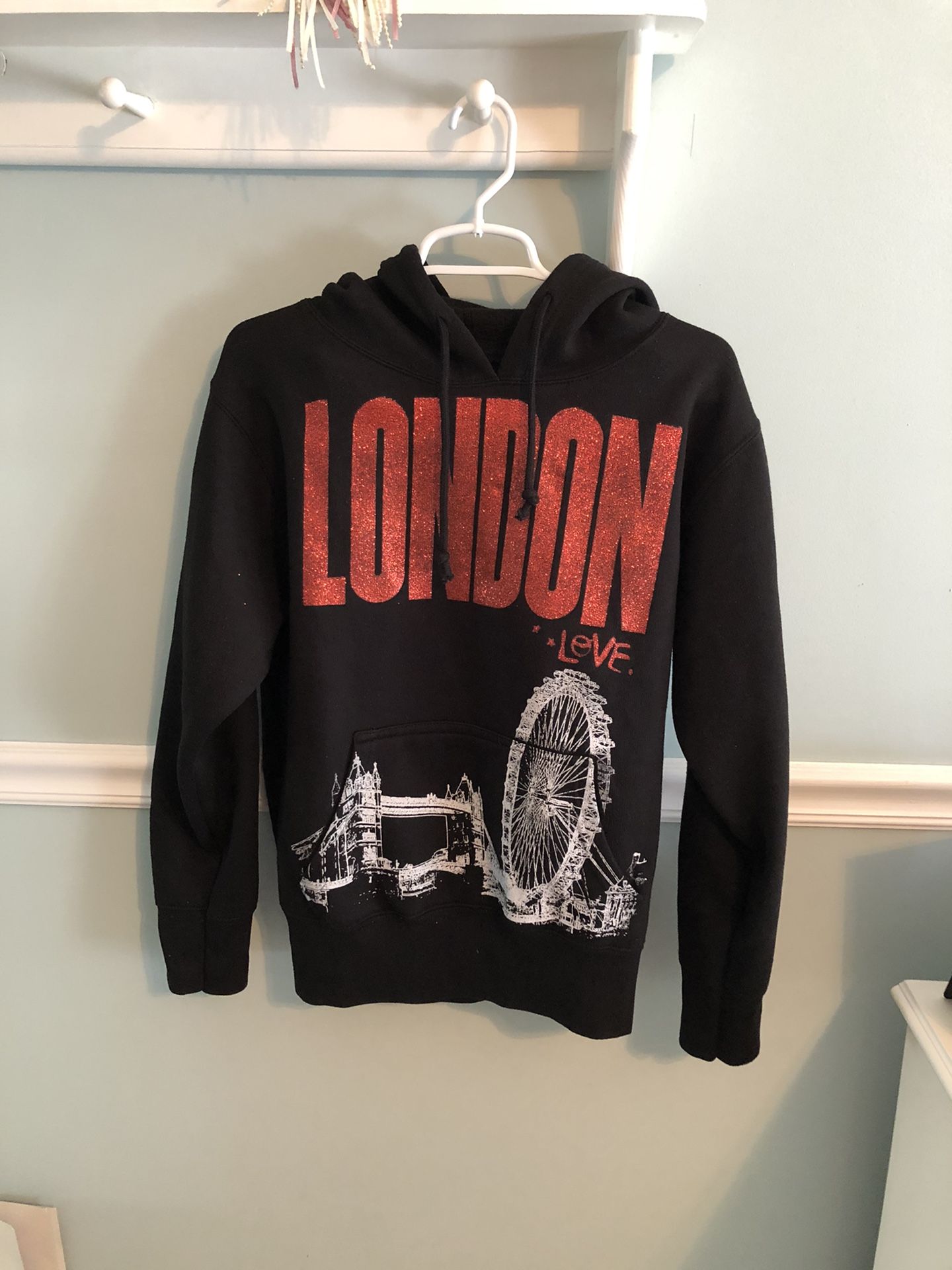 London Sweatshirt Size L