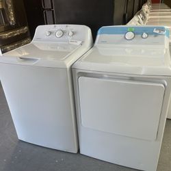 New Scratch And Dent Hotpoint Washer And Dryer Set. 1 year Warranty 