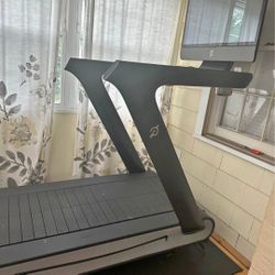 Peloton-Treadmill