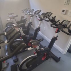 Life Fitness iC5 Spin bikes