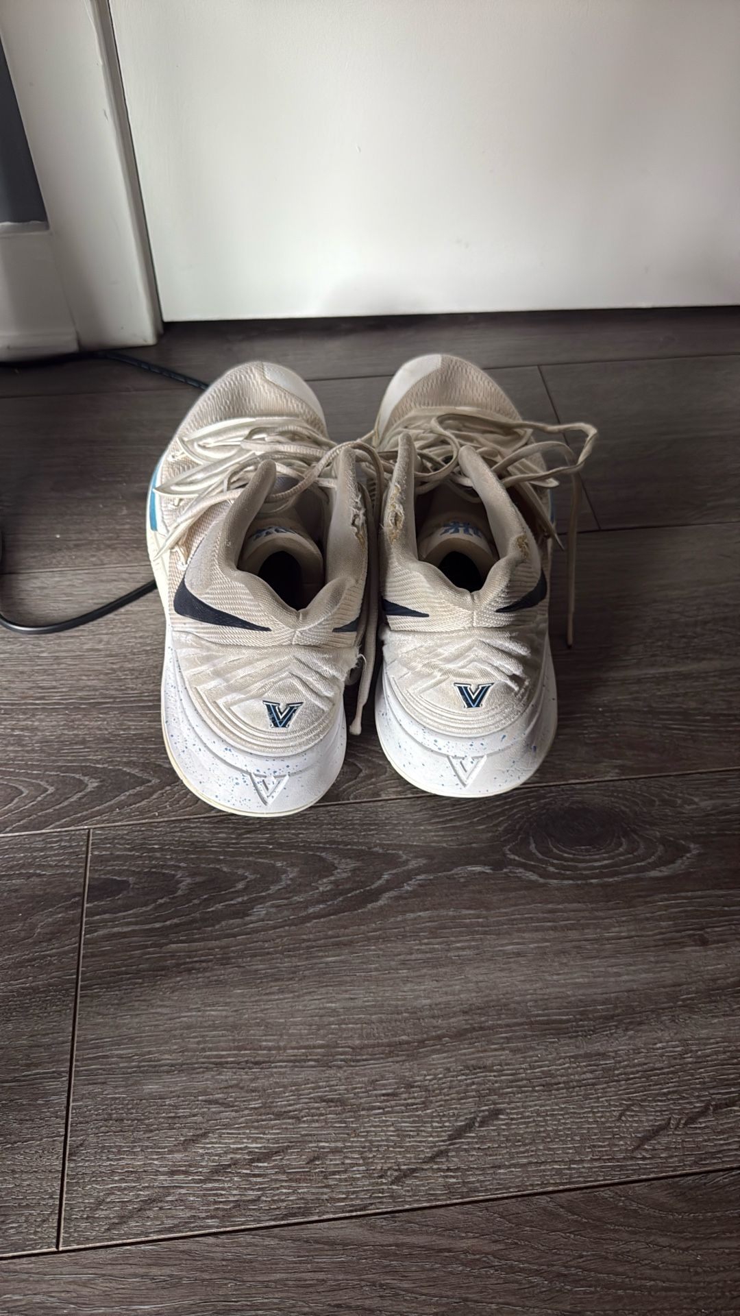 Villanova Kyries Size 15