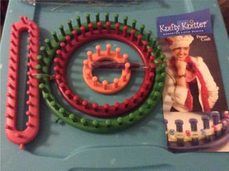 Knifty Knitter Looms