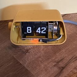 VINTAGE 1960S Sunvalley Electric Clock - Model 1030 - Japan - Works