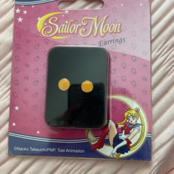 Sailor Moon Earrings Venus 