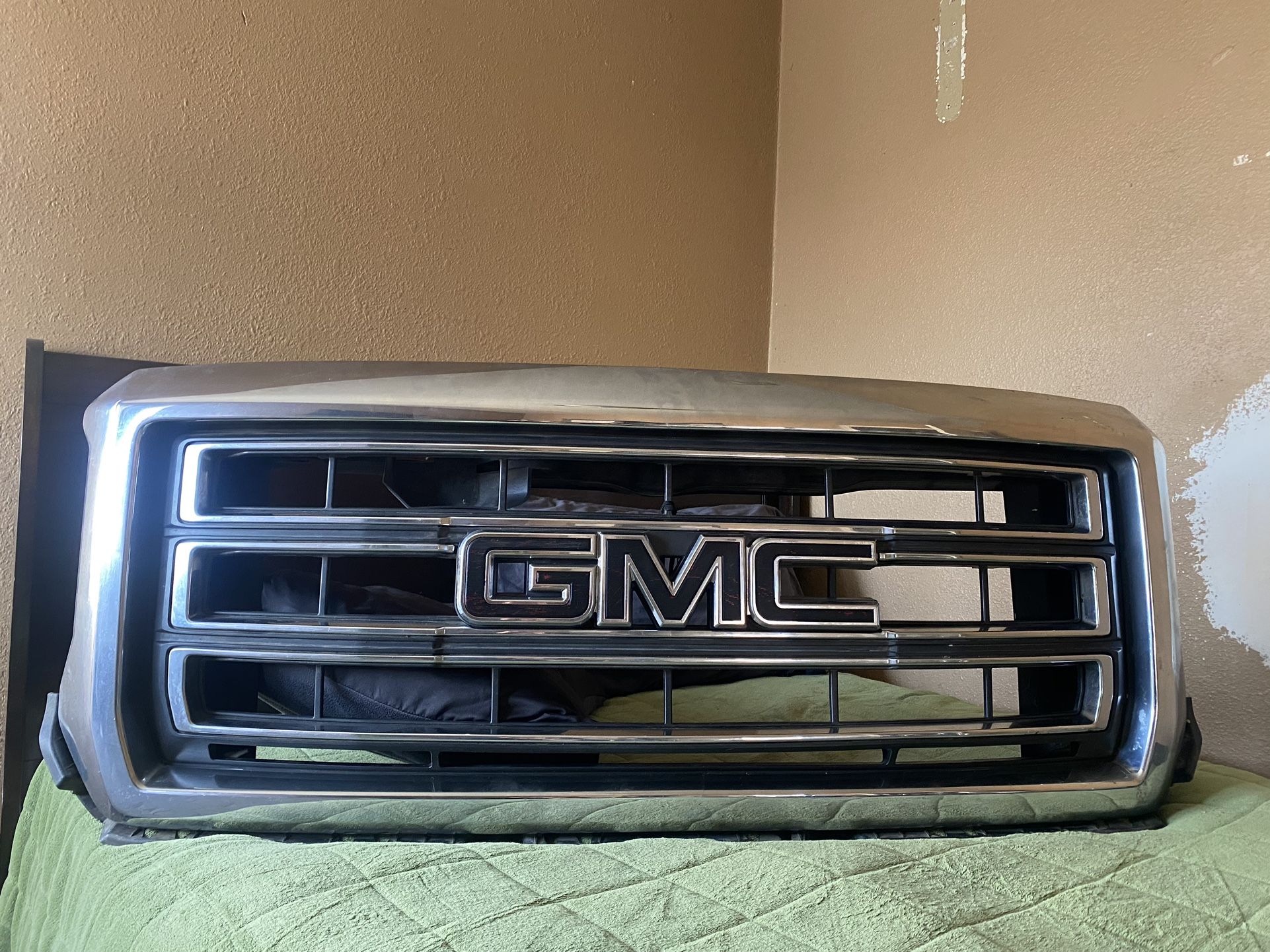 GMC Sierra 2016 Grille $100