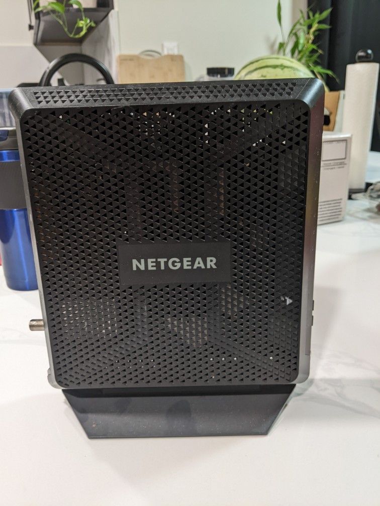 Netgear WiFi cable modem router 