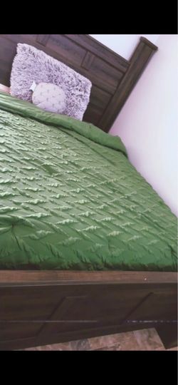 Queen bed