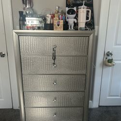 Queen Bedroom Set