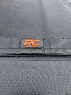 2022 tundra bed cover