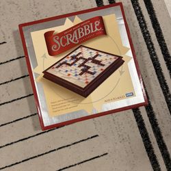 Scrabble Deluxe Wood Edition 2005 Rotating Hardwood Raised Grid Board  NEW