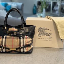 Burberry Large Classic Design Canvas Leather Tote Handbag 