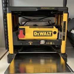 Dewalt DW733 Thickness Planer 