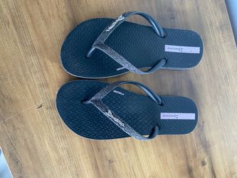 Ipanema Black Glitter Flip Flops