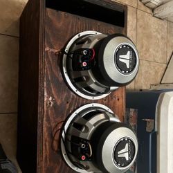 JL Audio 10W6 with wooden ported box