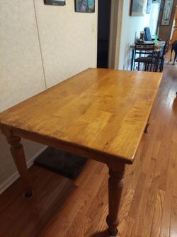 Wooden Dining Table.  5ft L, 3ft W, 30in H