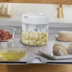 Electric Mini Garlic Chopper Meat Grinder Crusher for Nut Vegetable Fruit Food
