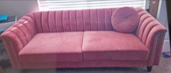 Pink rose or cupid 🩷💘 pink sofa