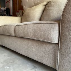 Loveseat - Ashley Home Furniture 