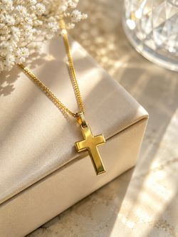 18K Solid Gold Cross Necklace – 4.4g, 50cm Chain, 25mm × 15mm Cross