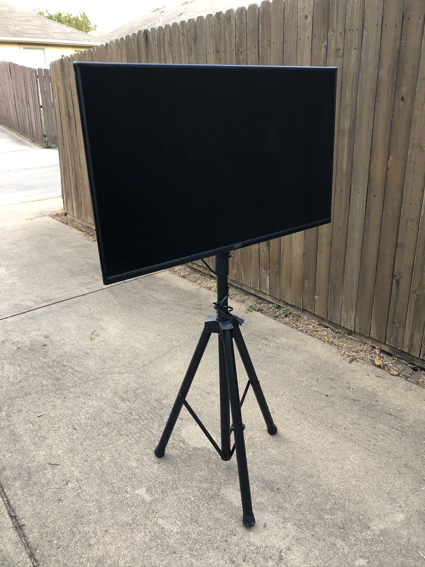 40 inch Smart Tv with Tripod