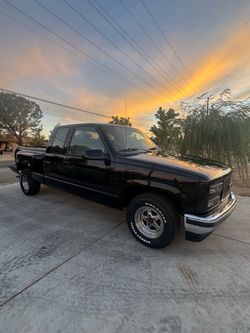 2nd Owner 1992 GMC Sierra 1500 club sport side
